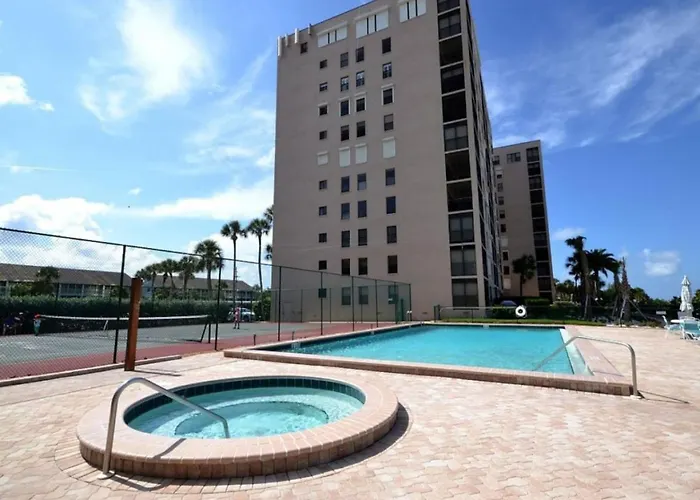Holiday home Indian Rocks Beachfront 2br 2ba Reflections 908
