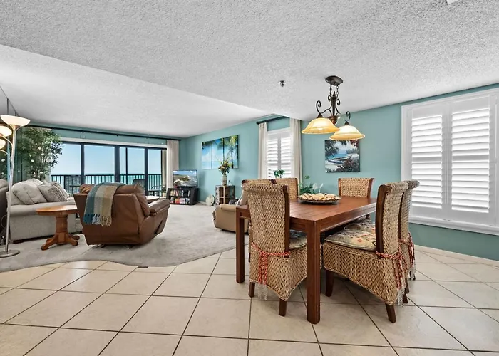 Holiday home Gulf-front 2br Corner In Indian Rocks 9th Floor Heated Pool Tennis Courts