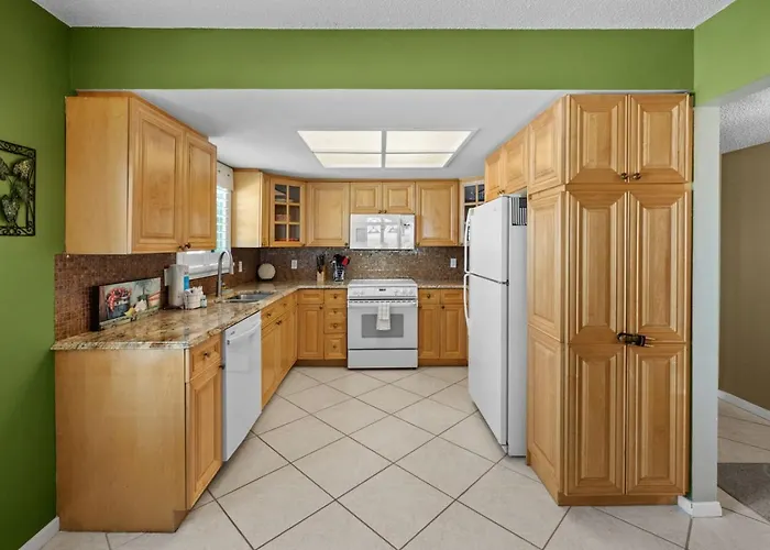 Gulf-front 2br Corner In Indian Rocks 9th Floor Heated Pool Tennis Courts *