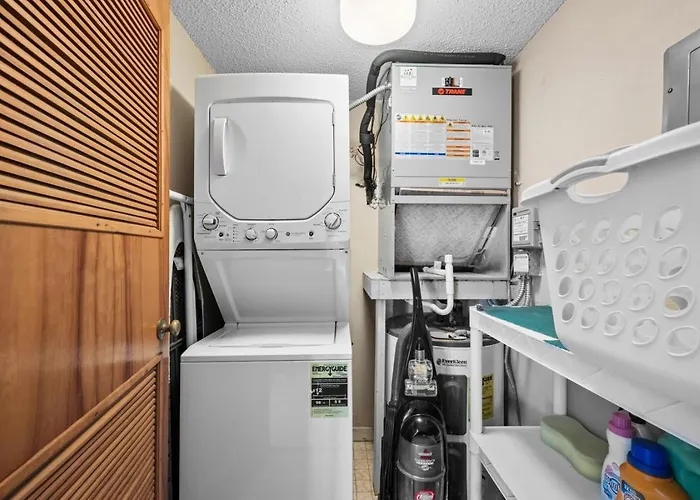 Holiday home Gulf-front 2br Corner In Indian Rocks 9th Floor Heated Pool Tennis Courts