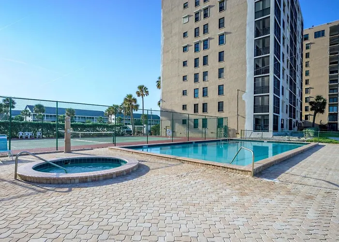 Holiday home Gulf-front 2br Corner In Indian Rocks 9th Floor Heated Pool Tennis Courts